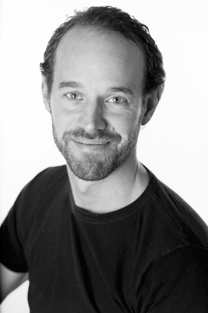 Denna bild har ett alt-attribut som är tomt. Dess filnamn är peter-portracc88tt.jpg